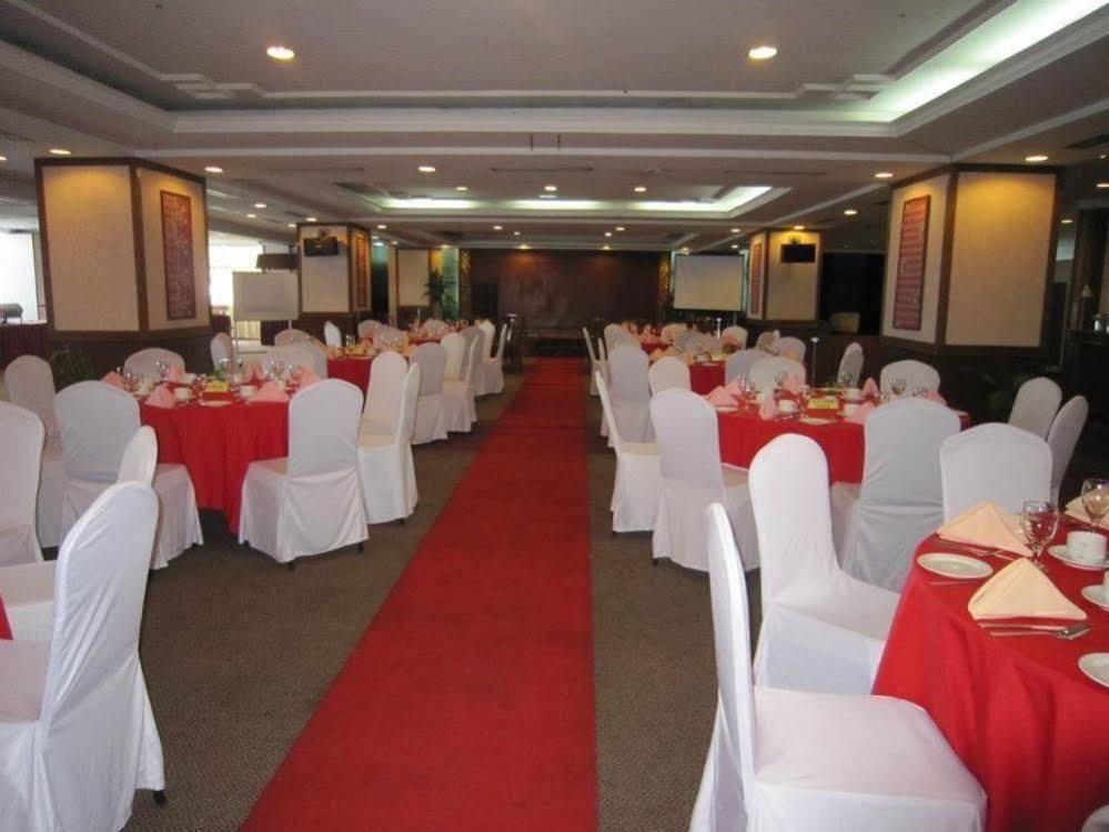 Gocos Hotel Klang Exterior photo